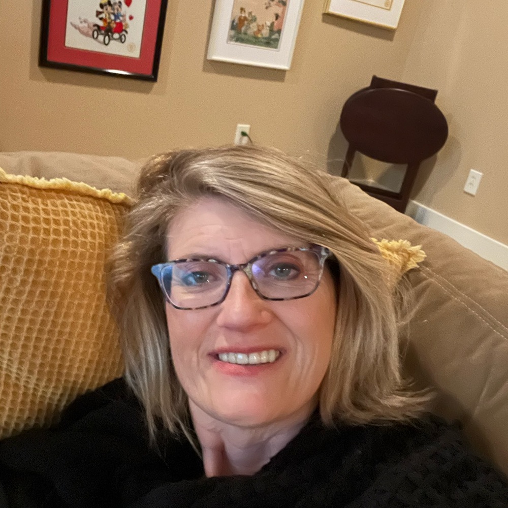 Meet your Posher, Lori